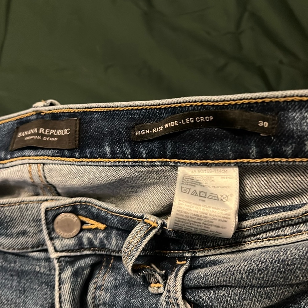 BANANA REPUBLIC HIGH RISE WIDE-LEG CROP SIZE 30JEANS EXCELLENT CONDITION
